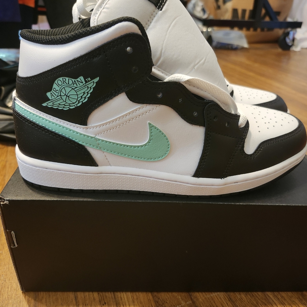 Air Jordan 1 mid